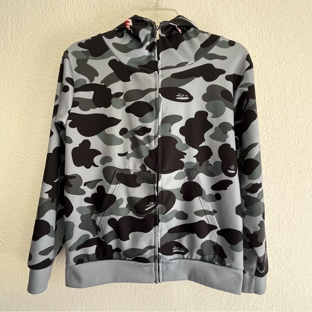 Camo Shark Full Zip-Up Hoodie Jacket Coat Blue Size Medium Black Gray WGM